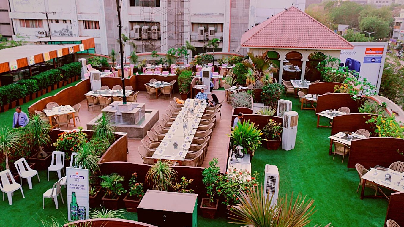 Skyz Restaurant & Banquet