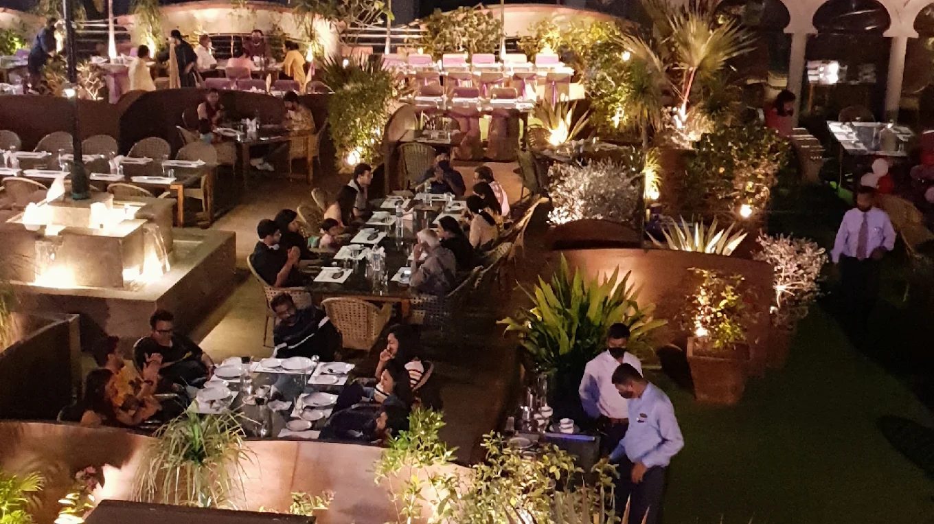 Skyz Restaurant & Banquet — photo 2
